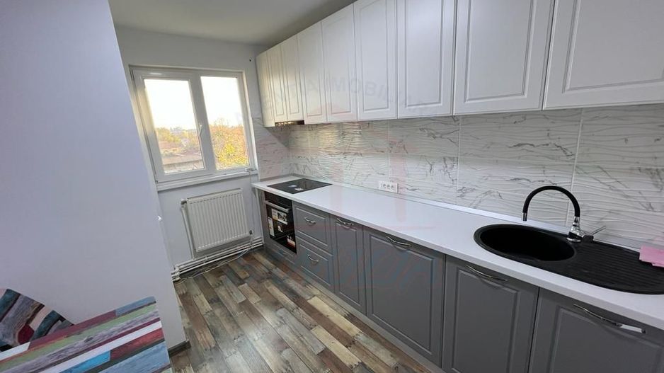Inchiriem apartament cu 3 camere in centrul orasului, pret 500 euro - Poză 1