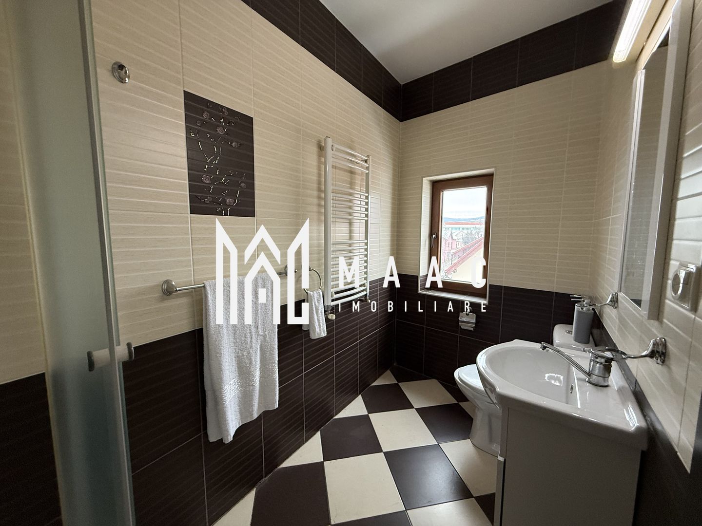 Casa individuala | 7 Camere cu baie proprie | Promenada - Poză 21