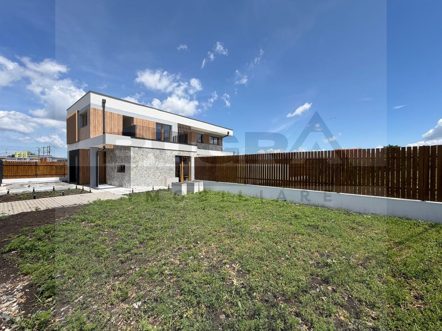Casa unifamiliara de 170mp, teren 550mp, piscina, garaj, Sannicoara - Poză 9