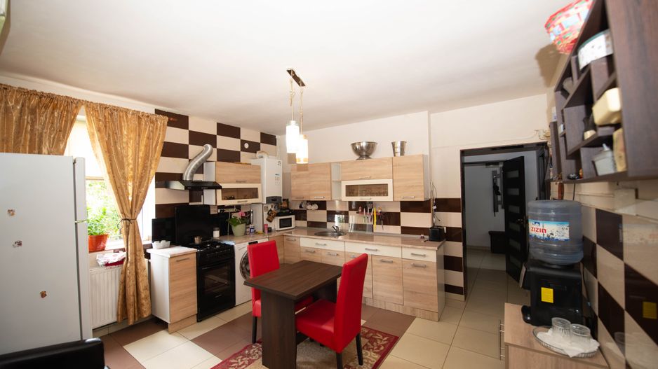 Casa Vila individuala spatioasa cu gradina de vanzare comuna Berceni - Poză 9