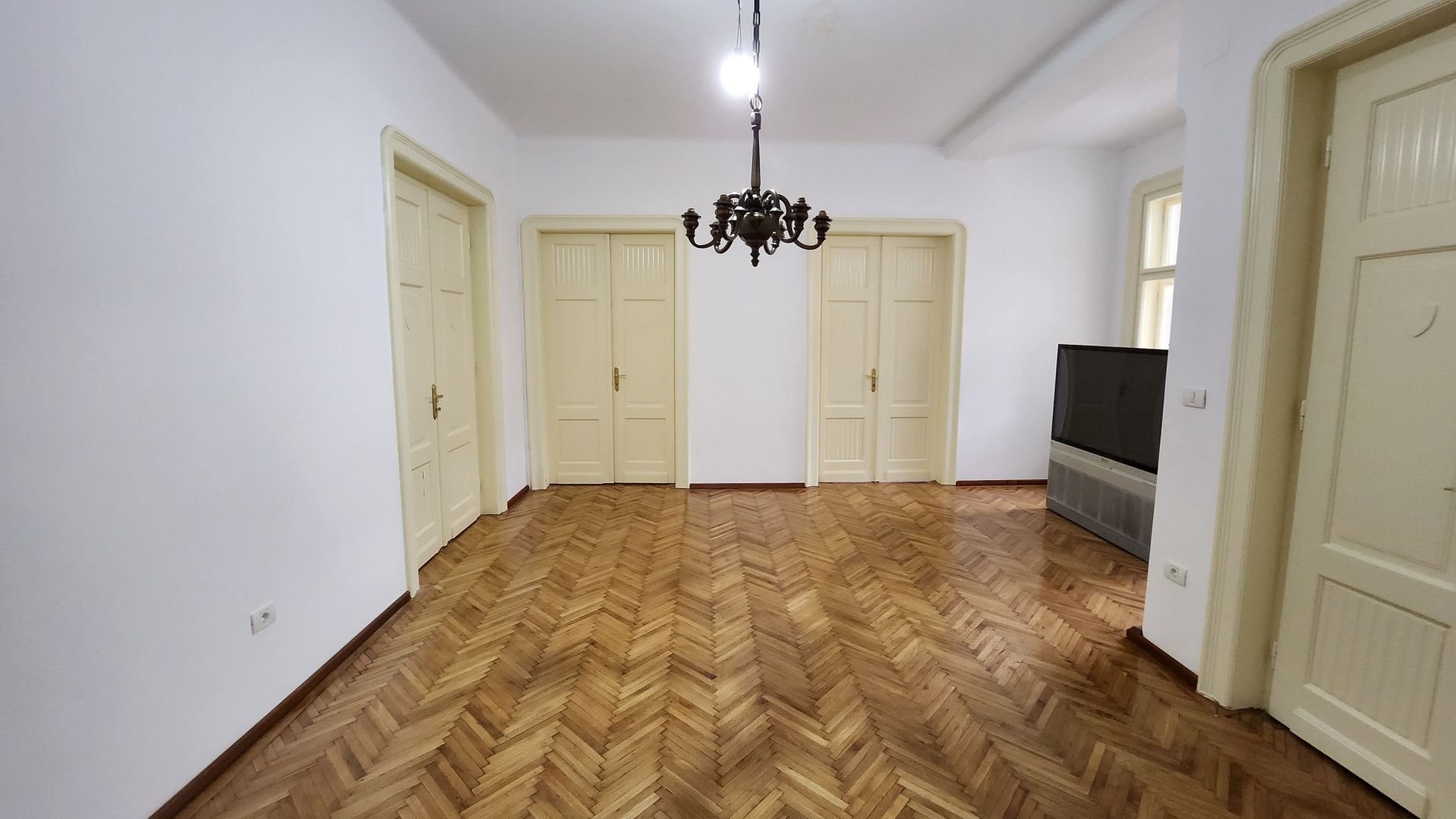 Vila _zona ultracentrala - Poză 3