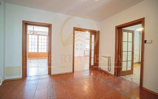 Vila premium ultracentrala, fara vecini, teren 377 mp, garaj! - Poză 4