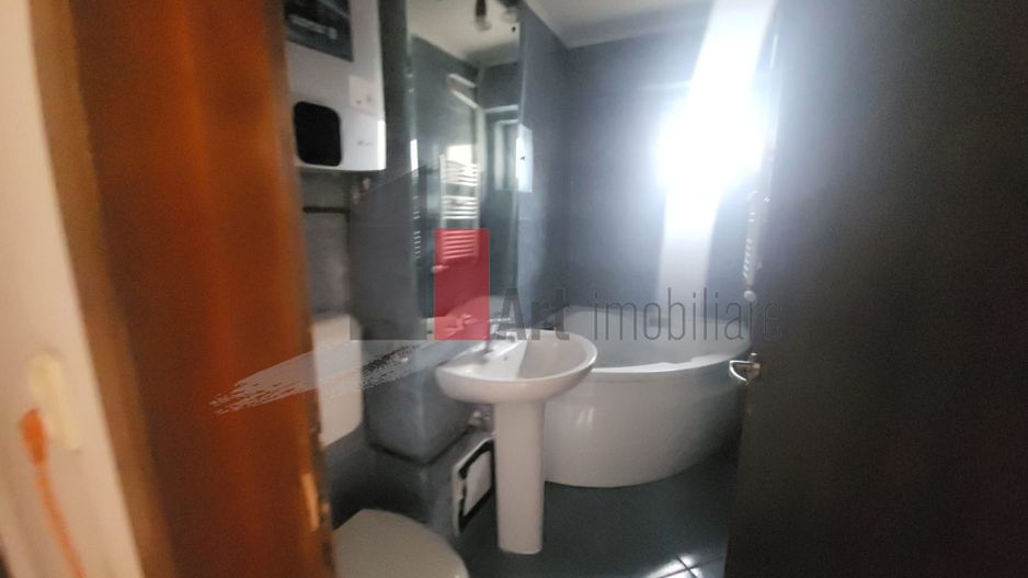 Apartament 3 camere decomandat - Poză 13