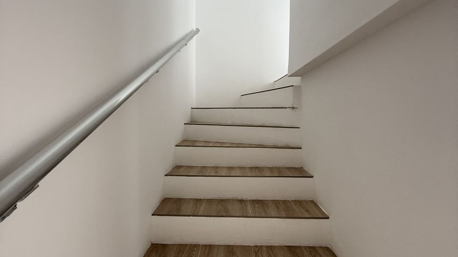 Vila 4 camere cu arhitectura deosebita langa pădure in Corbeanca ! - Poză 10