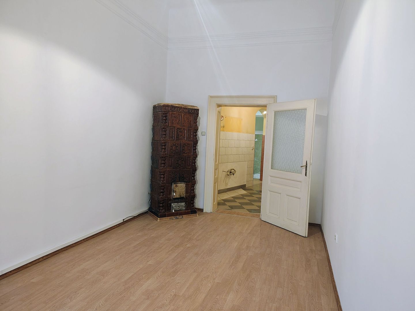 Apartament la casă cu front stradal,  str. M. Eminescu. 119 900 E. - Poză 8