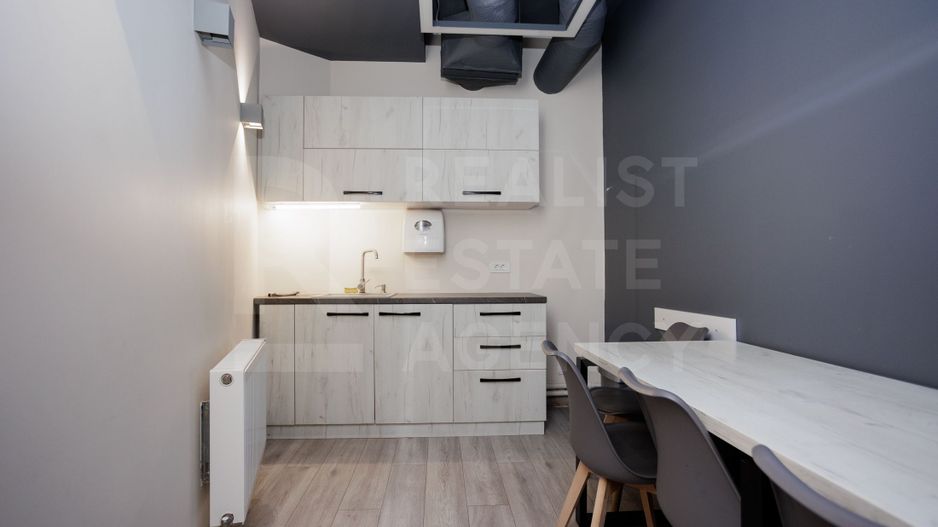 Se oferă oficiu sper chirie 270 mp, str. Petru Rareș, Centru - Poză 9