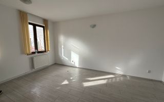 Apartament 2 camere decomandat - zona Centrul Civic - Poză 2