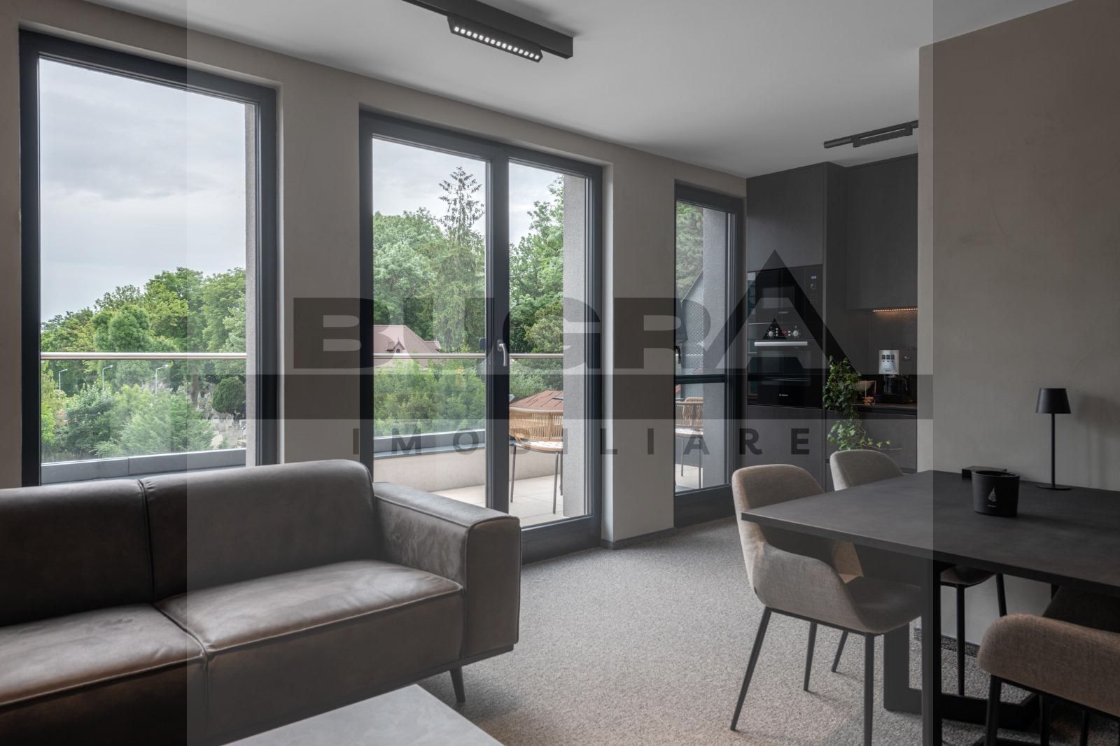 Apartament ultrafinisat la cheie, zona centrala - Poză 4