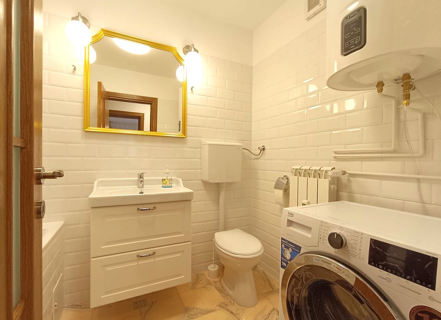 Inchiriem 2 camere complet renovat si mobilat zona 1 Mai - Poză 13