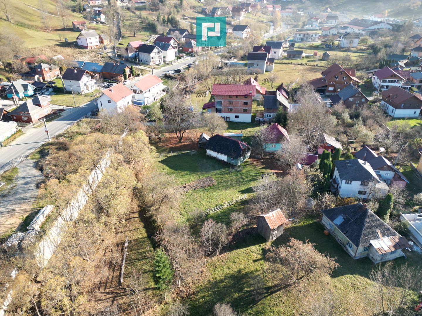 Casă de lemn, cu teren în Borșa - Poză 20