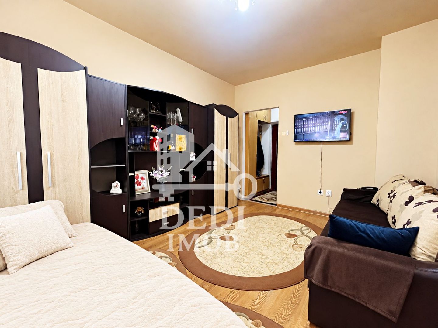 Apartament 2 camere de vanzare in zona Rogerius, Oradea - Poză 1