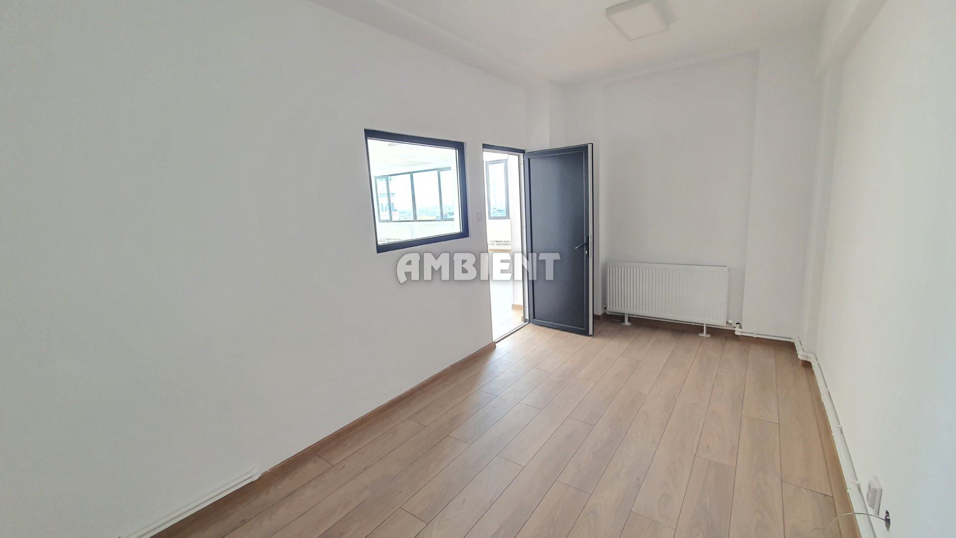 DE ÎNCHIRIAT - Spațiu comercial/birouri ULTRACENTRAL - 200 mp; - Poză 3