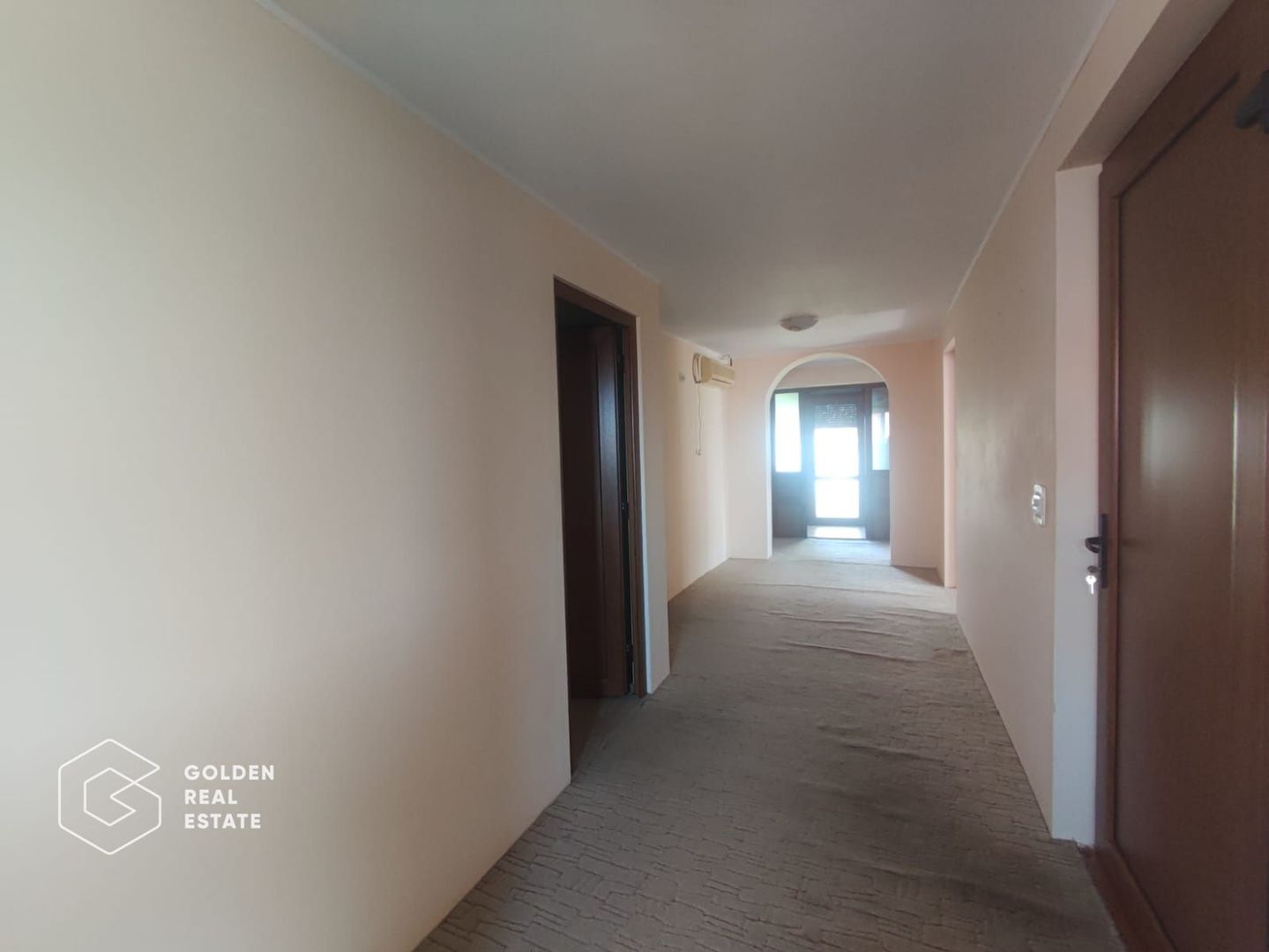 Casa solida, spatiu interior mare, zona Micalaca - Poză 8