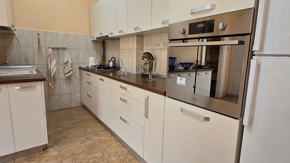 Casă cu grădină in zonă centrală - Poză 9