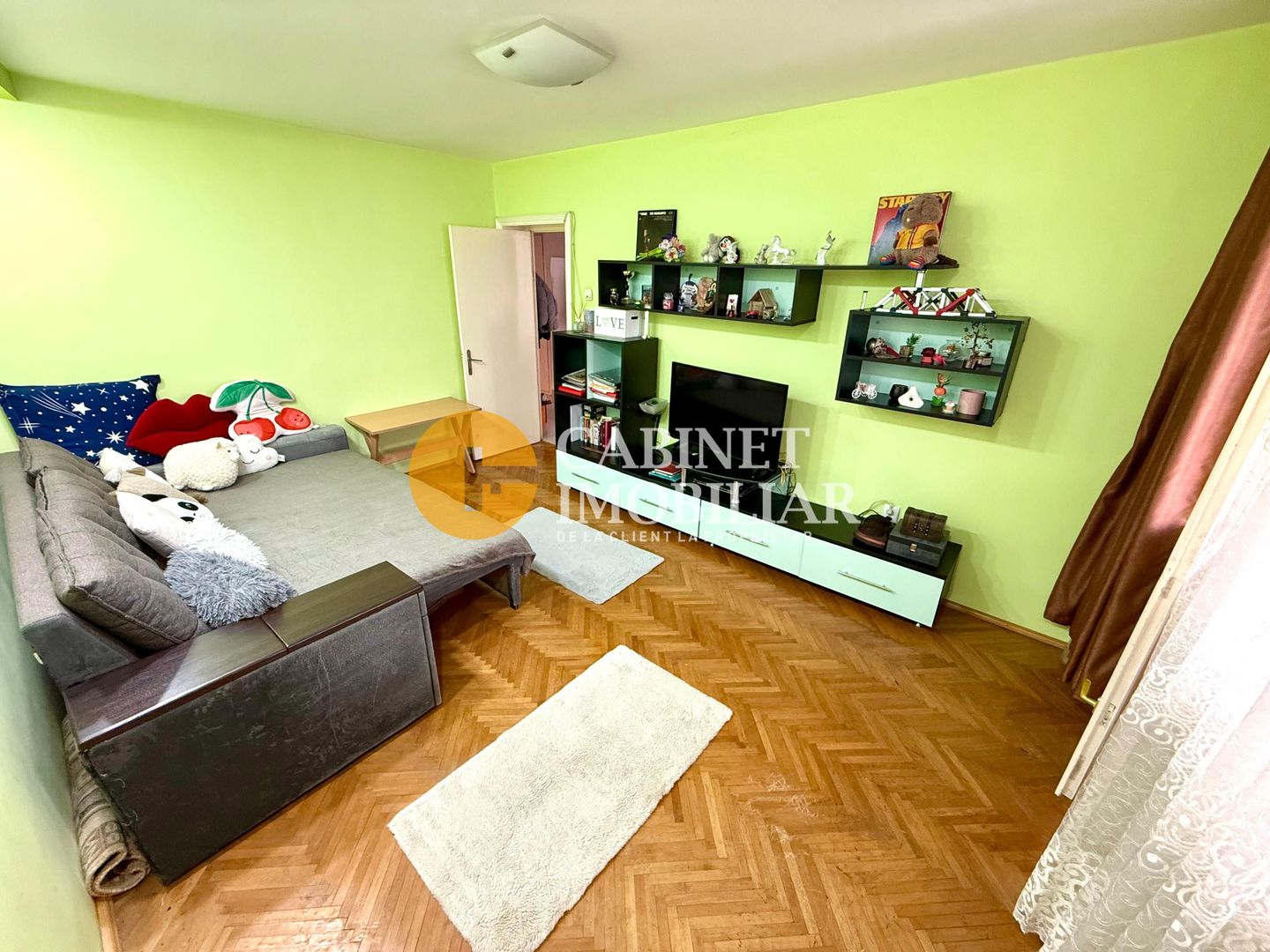 3 Camere Decomandat - Etaj 1 - Zona Podu Ros - Primaverii - Poză 2