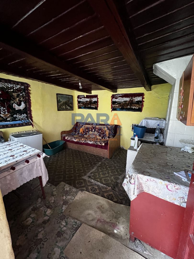 Casă cu 3500 mp teren, Sat Miron Costin - Brănișteni (str. Macilor) - Poză 9