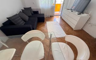 2 camere| vis a vis de Liceul Loga| zona superba, linistita| centrala proprie|