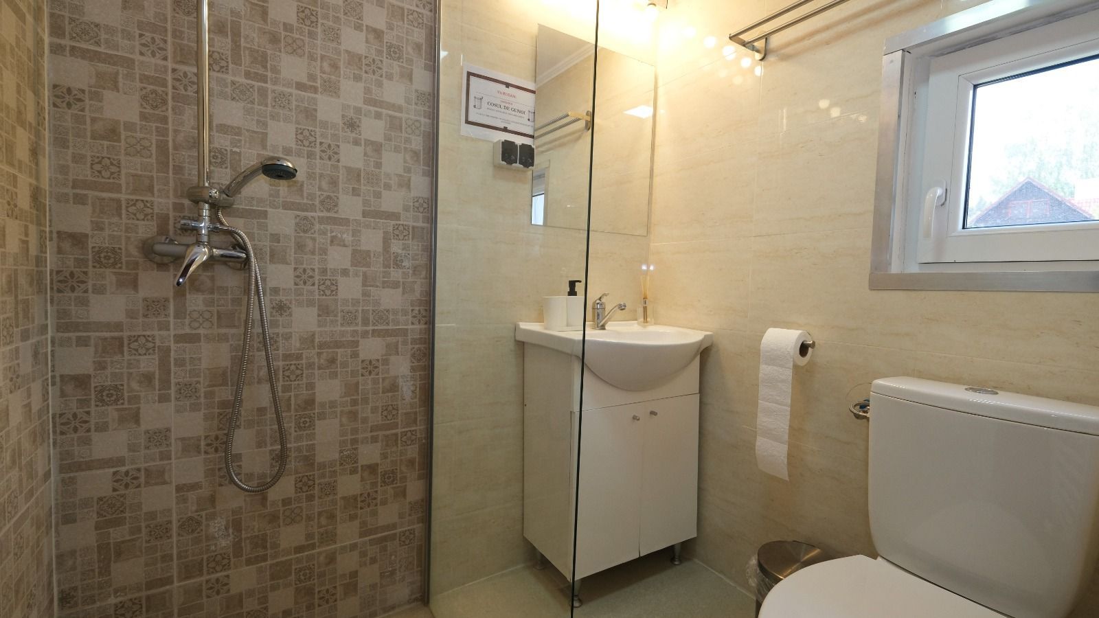 Pensiune la Cheia, moderna, functionala in totalitate, vedere mirifica (chirie) - Poză 22