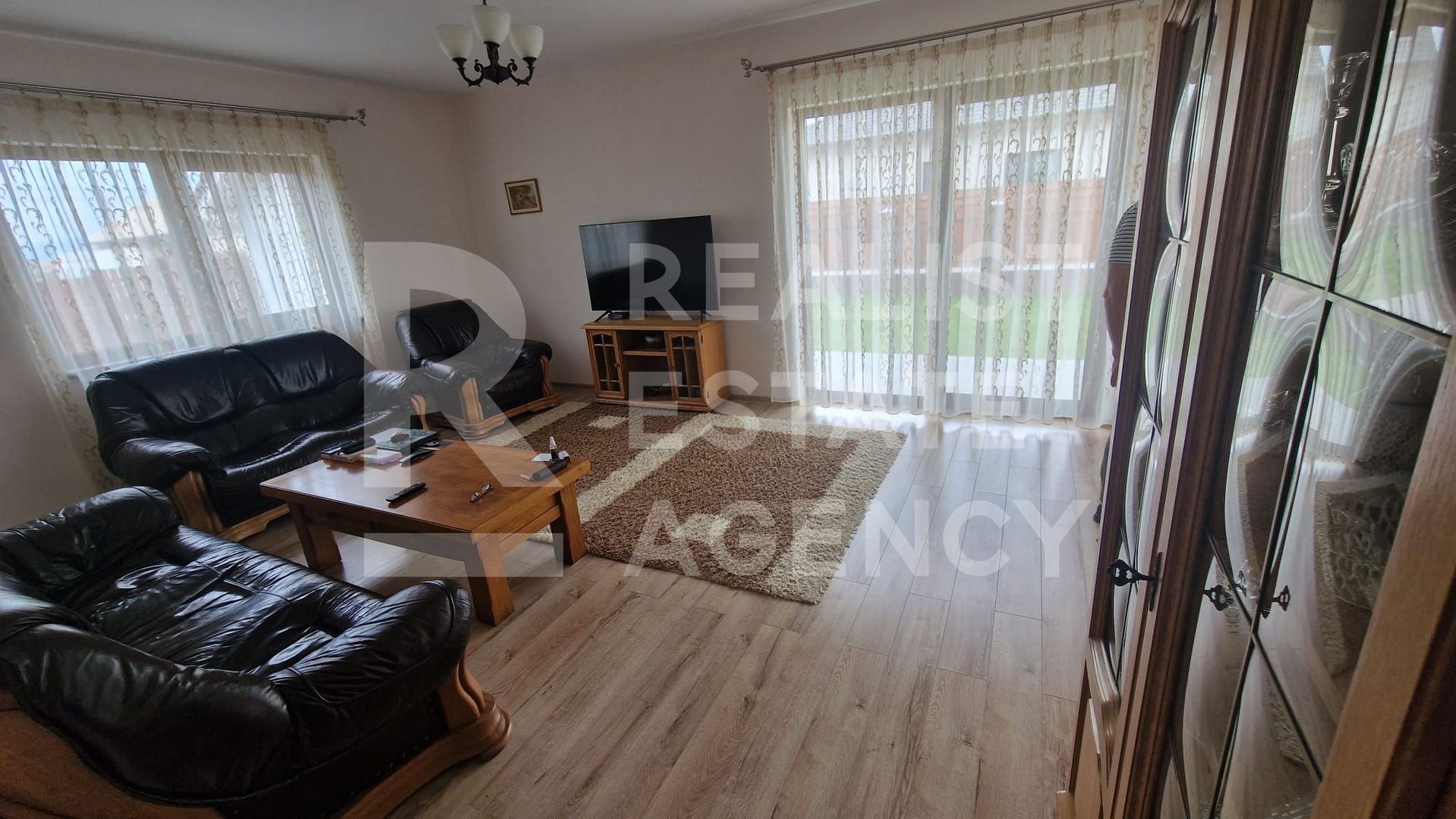 Casă de Vânzare în Tarlungeni, Cartier Izvor Brașov - Poză 6