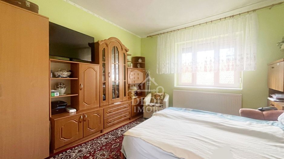 Casă cu 2 locuințe, teren intravilan 7062 mp Cetariu, Bihor - Poză 18