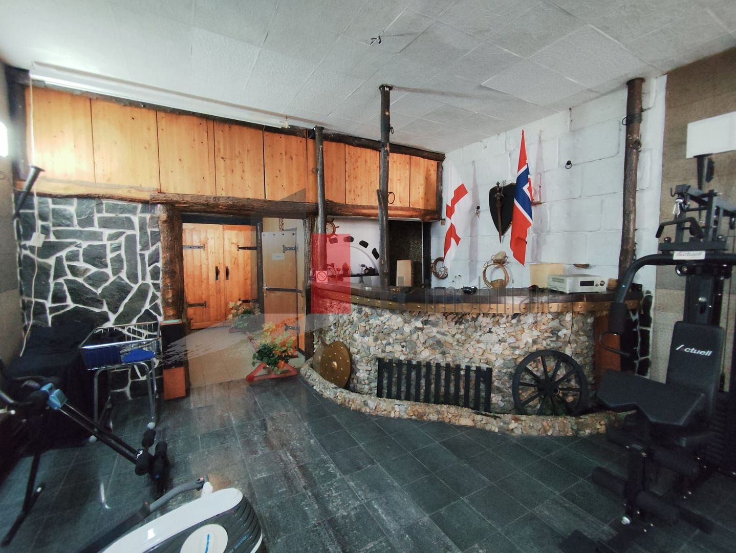 Spatiu comercial de inchiriat in Giulesti (langa stadion, complex comercial) - Poză 1