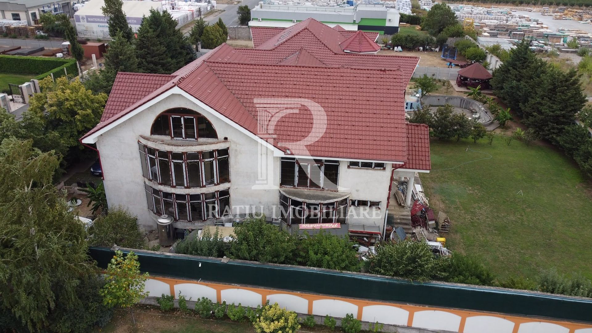 Proprietate | D+P+1+M | Destinată activitătii comerciale | Oradea - Poză 2