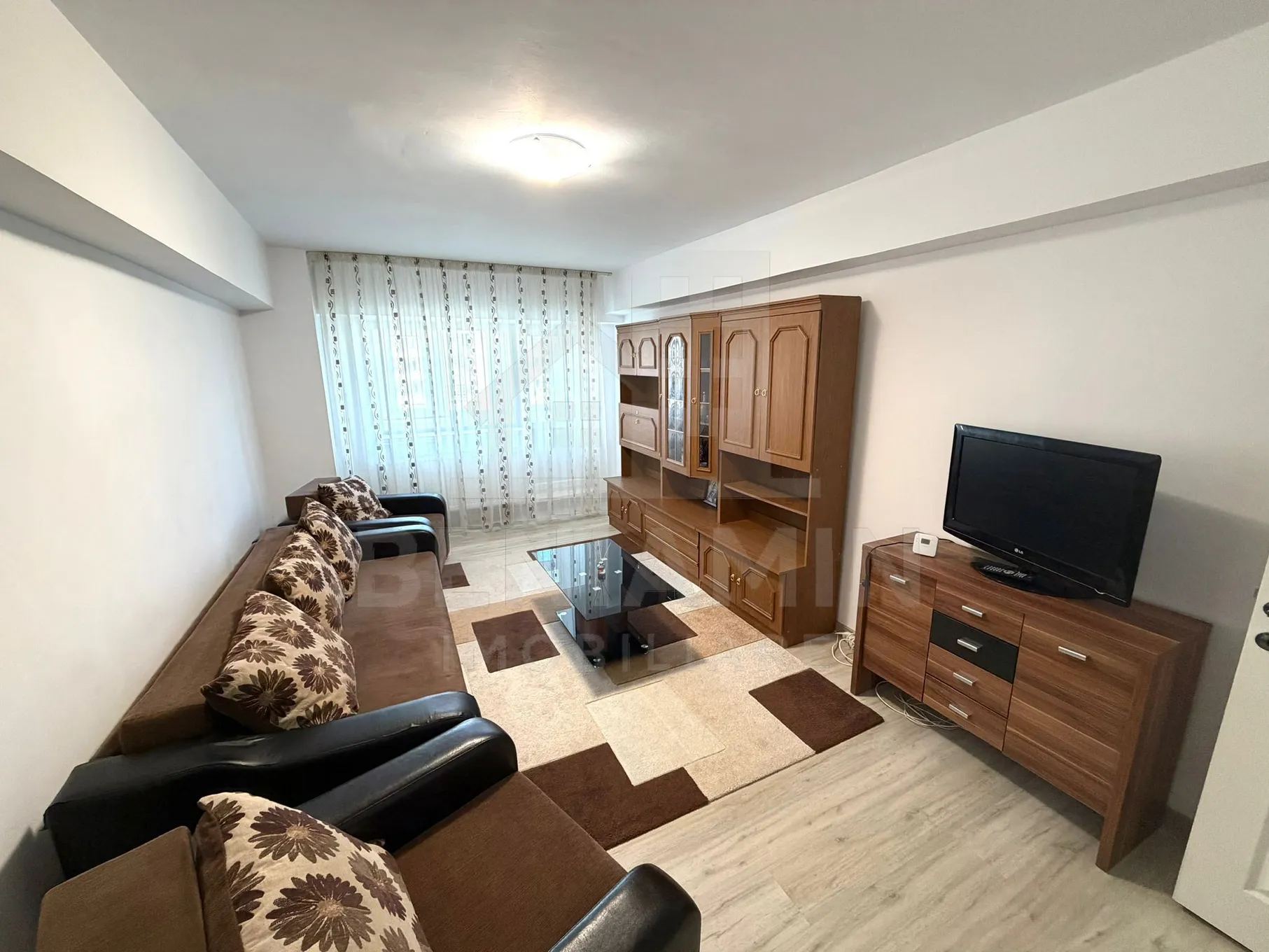 Apartament cu 2 camere decomandat Calea Bucuresti - Patria — fotografia 1