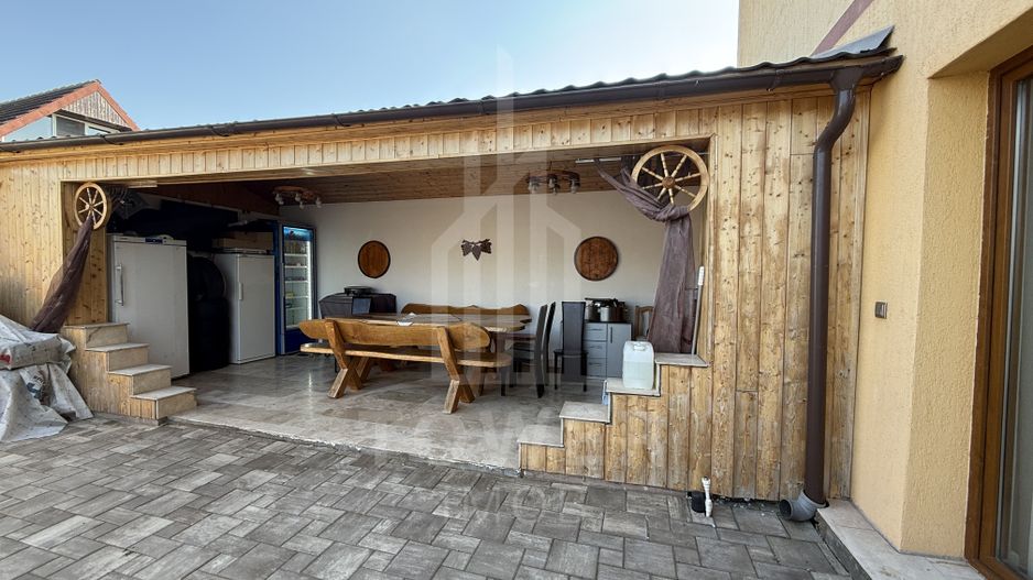 Super oportunitate! Vilă spațioasă pe 3 niveluri + casă separată - Poză 11