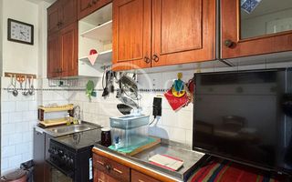 Apartament de închiriat cu 3 camere in zona Ultracentrala, Oradea - Poză 9