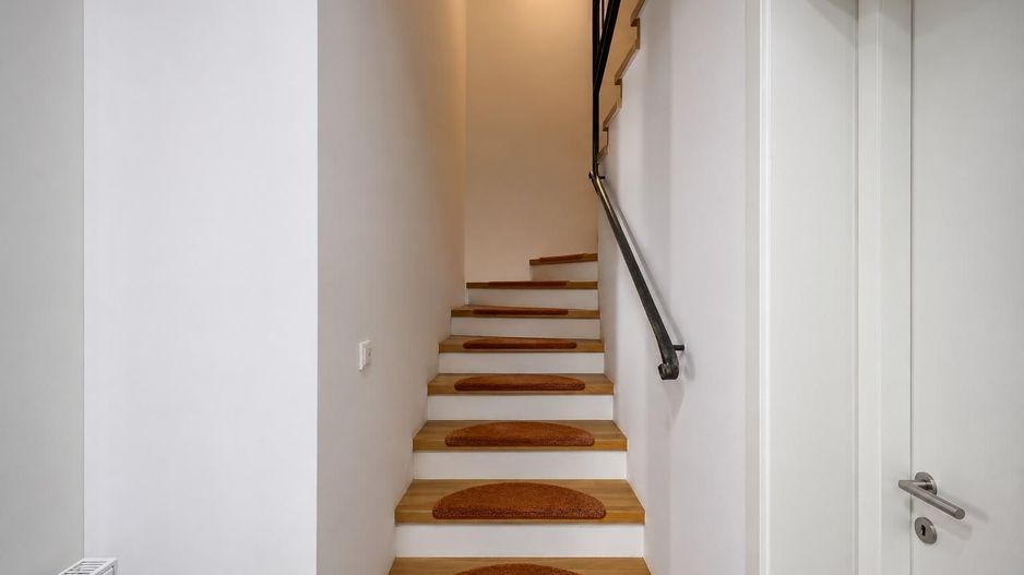 vila 5 camere | Pipera | Porche Nord | 2 parcari + gradina - Poză 7
