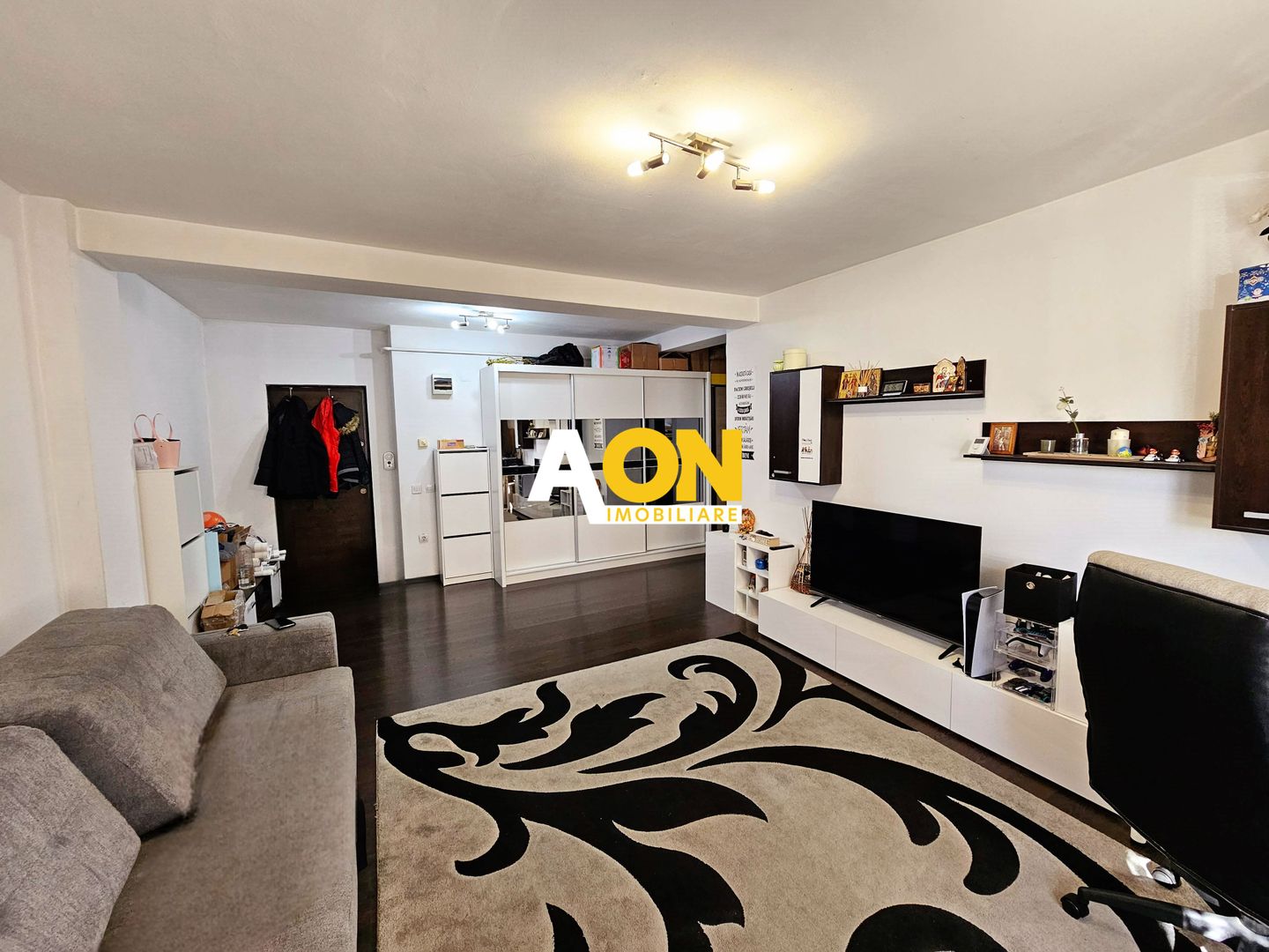 Apartament 2 camere, 55 mp utili, parter inalt, zona Stadion - Poză 2