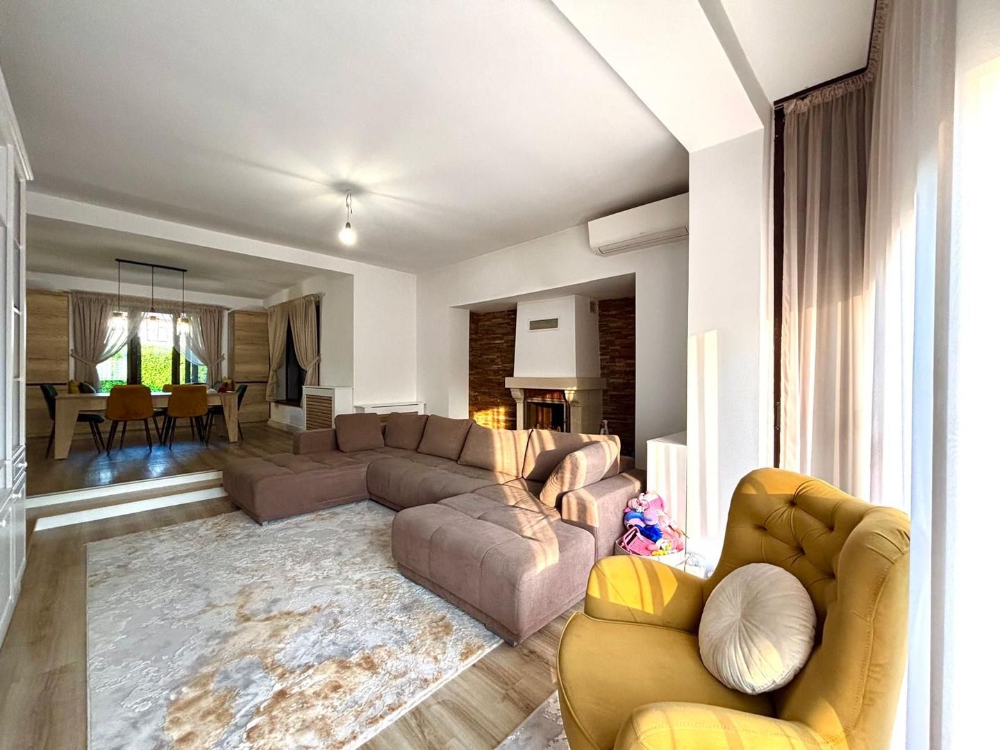 Casa unica - mobilata si utilata -teren 601 mp -  Sag - Poză 4