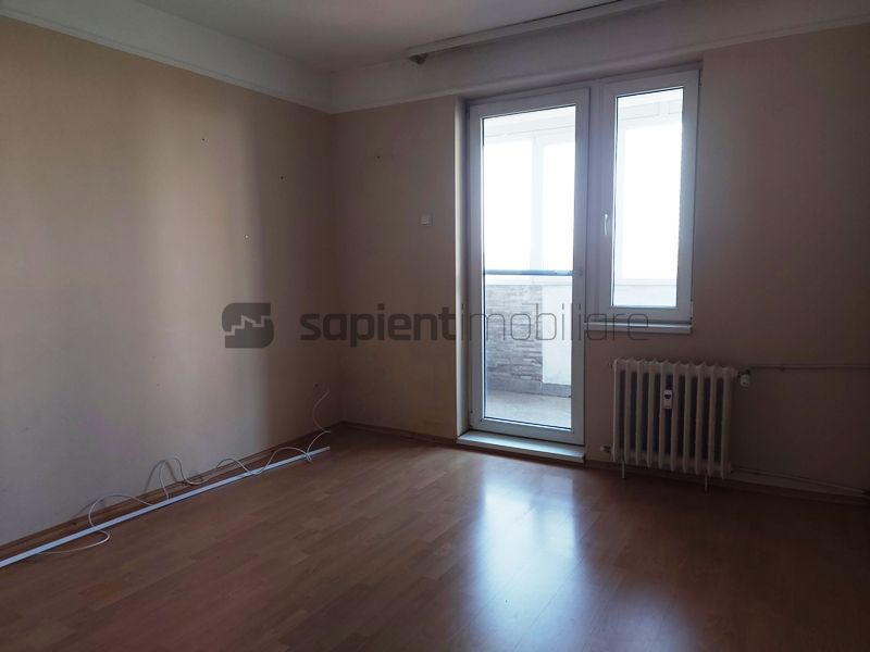 Ap.cu 3 camere, tip U, in Cantemir - Poză 8