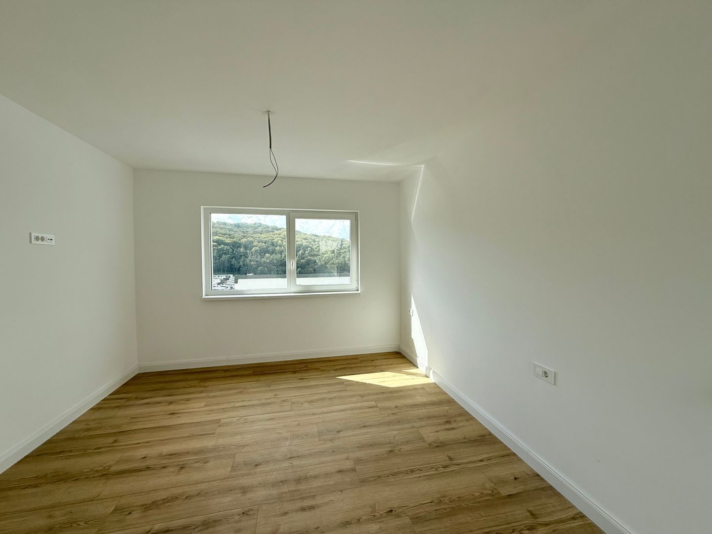 Casa individuala de vanzare - Zona Vivo / Floresti - Poză 10