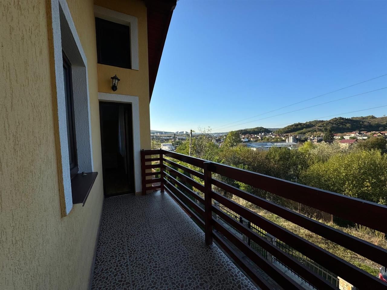 Rezidenta distincta, design arhitectural rafinat, priveliste minunata in Corunca - Poză 15