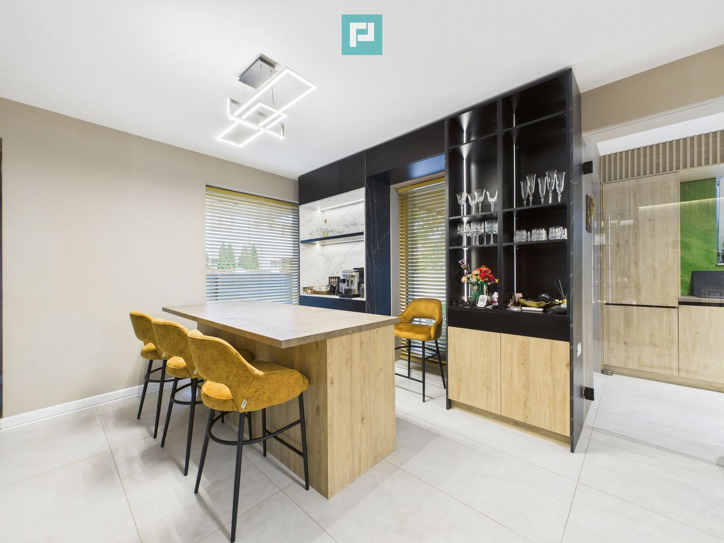 Casă modernă cu 5 camere, 4 băi și terasă închisă – Otopeni, central - Poză 11