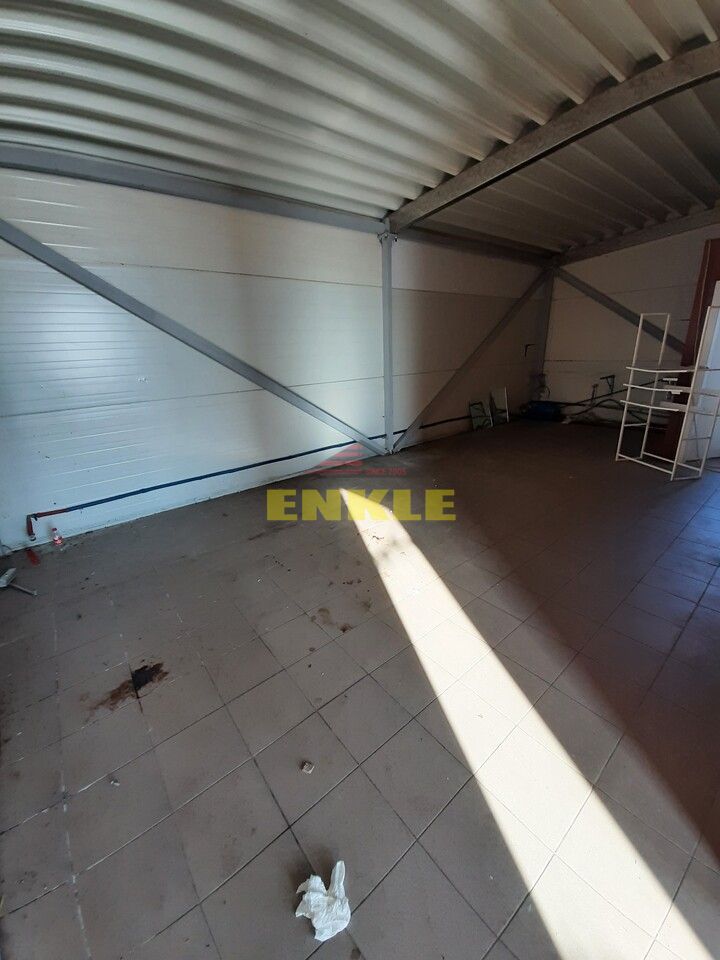 Hala 660 mp + vila 450 mp+ spatiu birouri 135 mp + teren 5000 mp, zona Hudum, pret negociabil - Poză 8