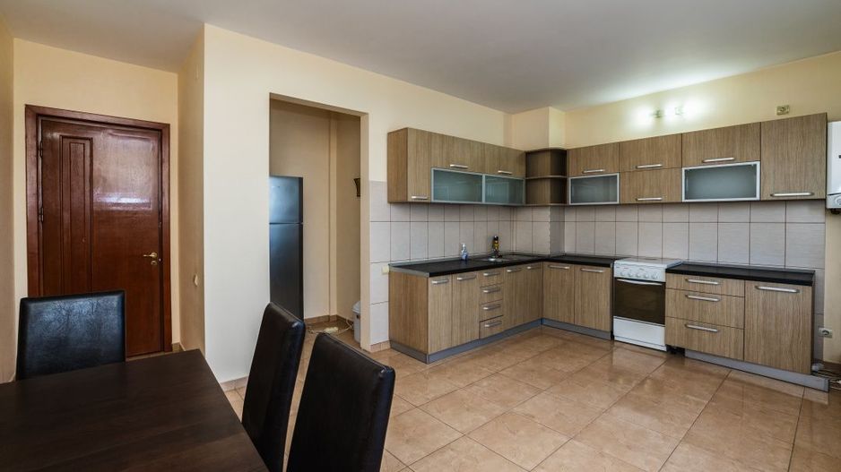 Apartament în vilă - Acces independent - Investiție & business - Nicolae Dobrin - Poză 5