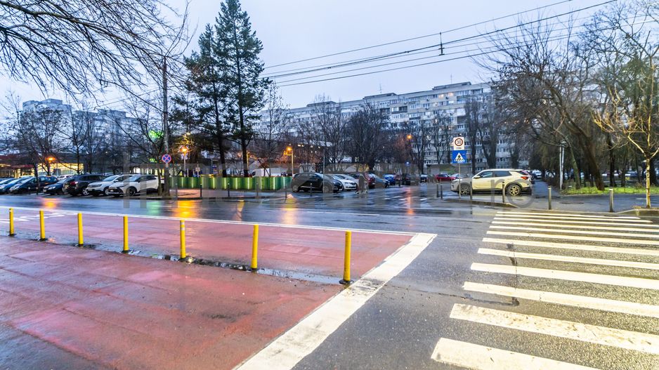 1 Mai nr. 29, 3 camere, 4/10, bloc stradal, c-tie 1980, bucatarie mare, 2 bai - Poză 14