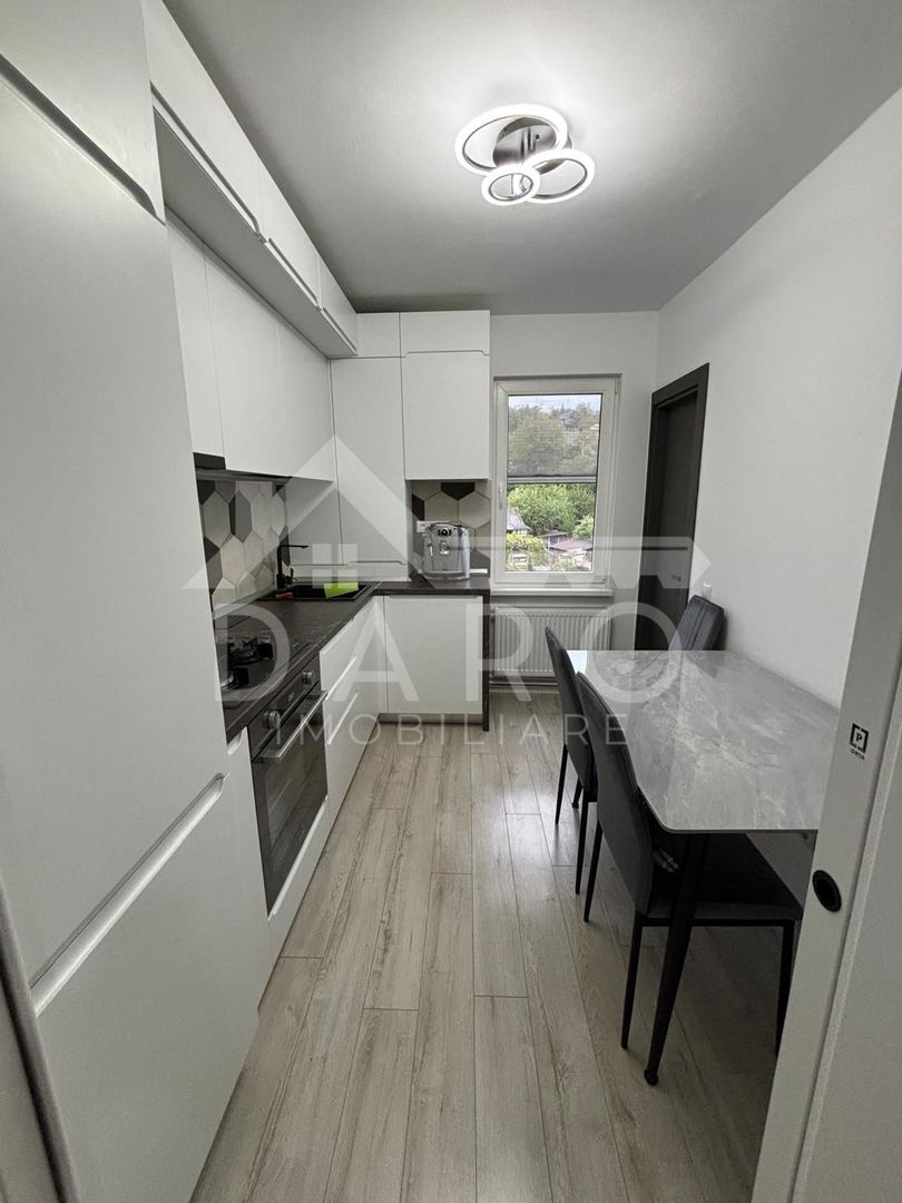 Apartament 3 camere complet renovat - Poză 2