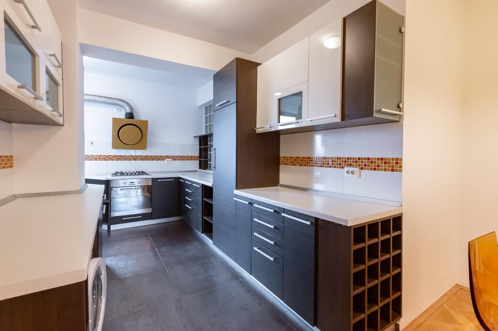 Apartament spatios cu garaj in zona Bogdanesti - Poză 13