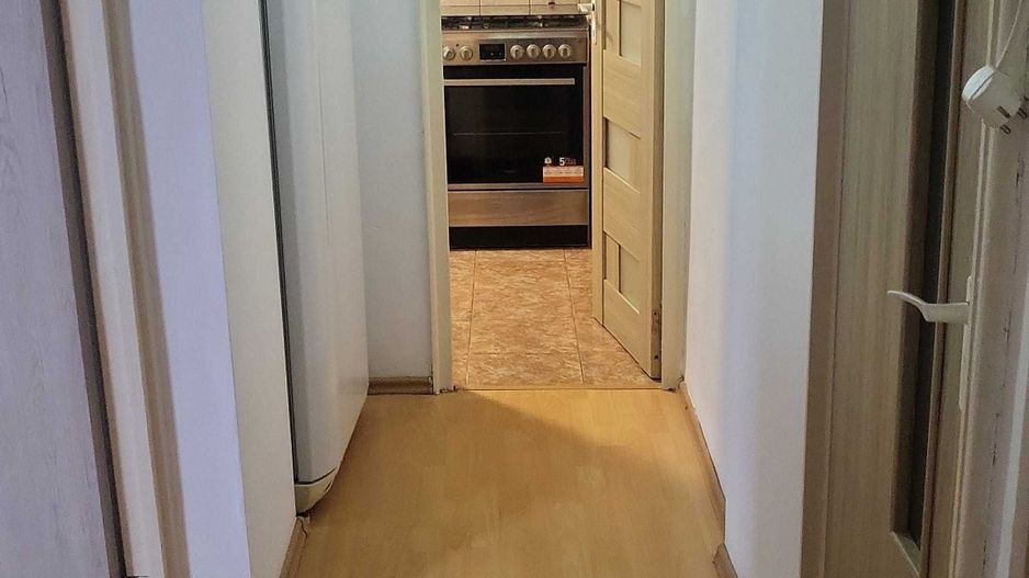 Apartament 2 camere Delfinului, decomandat, boiler, etaj 7 din 10, pet friendly - Poză 4