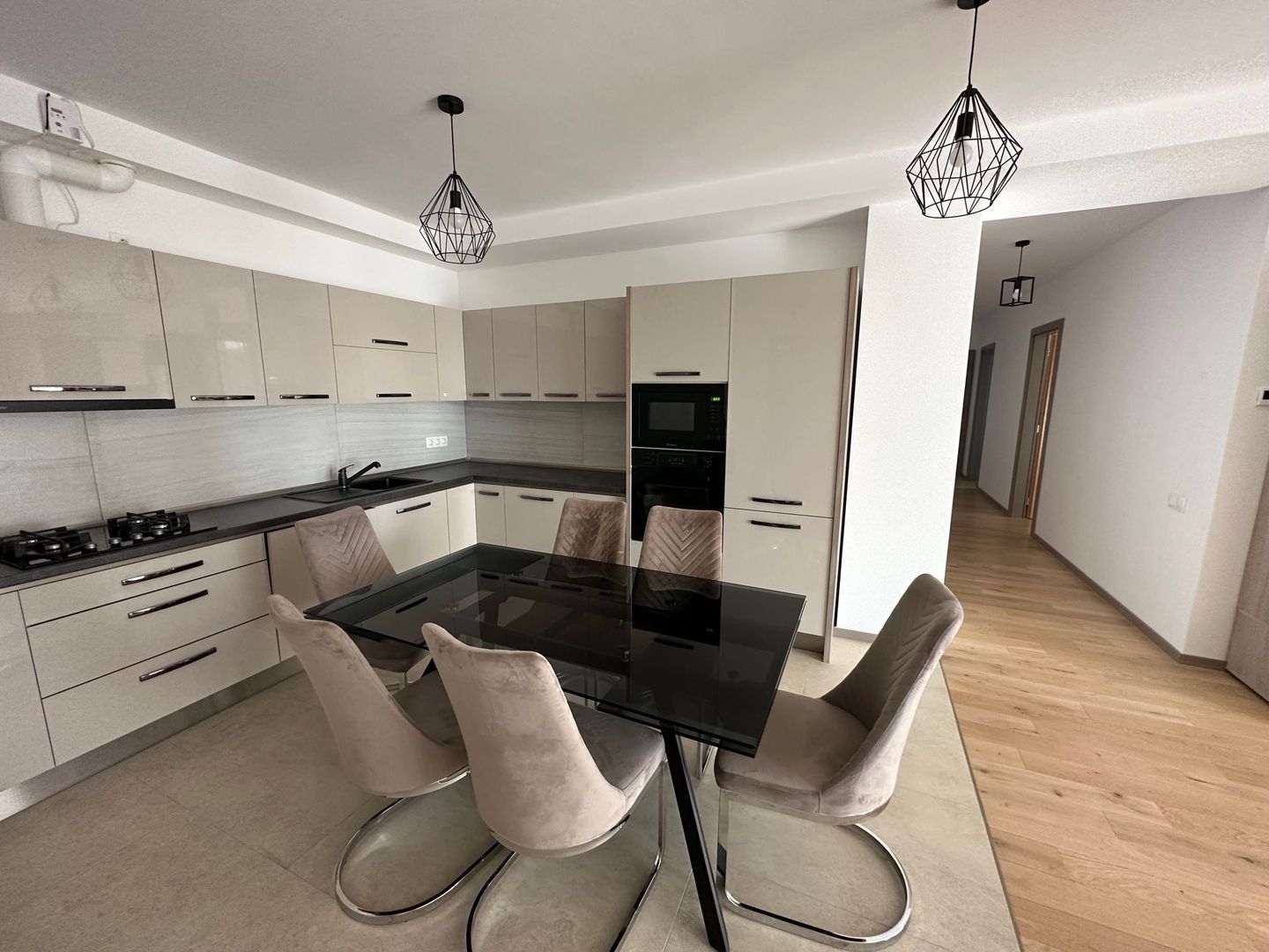 Apartament bloc nou 3 camere - parcare subterana - Poză 17