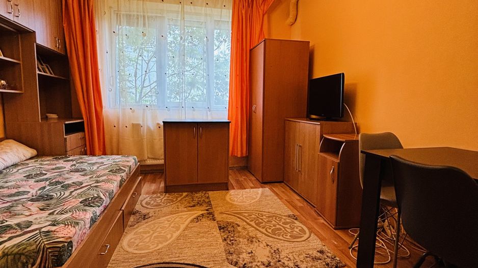 Garsonierǎ Decebal mobilat, utilat - Poză 1