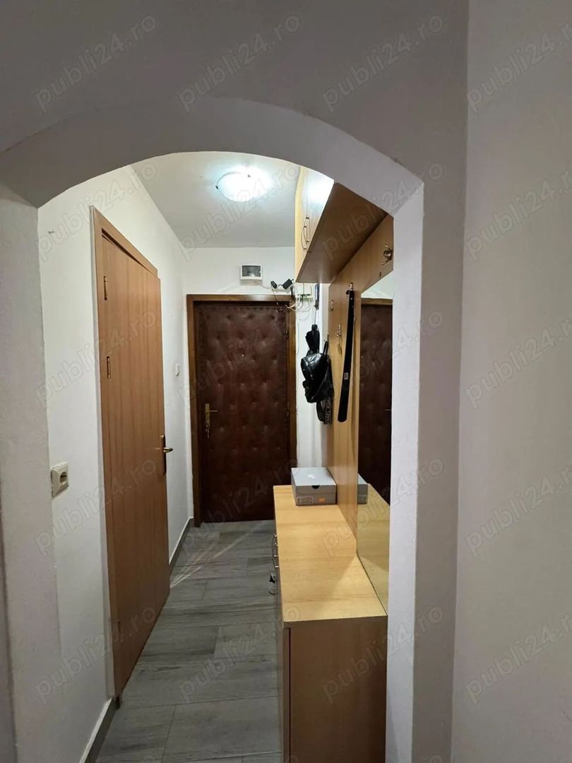 inchiriez apartament cu 2 camere semidecomandat - Poză 2