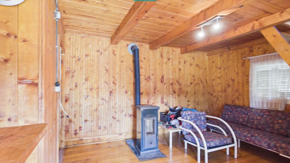 Casă din lemn în Uileacu de Munte – teren 2140 mp - Poză 5