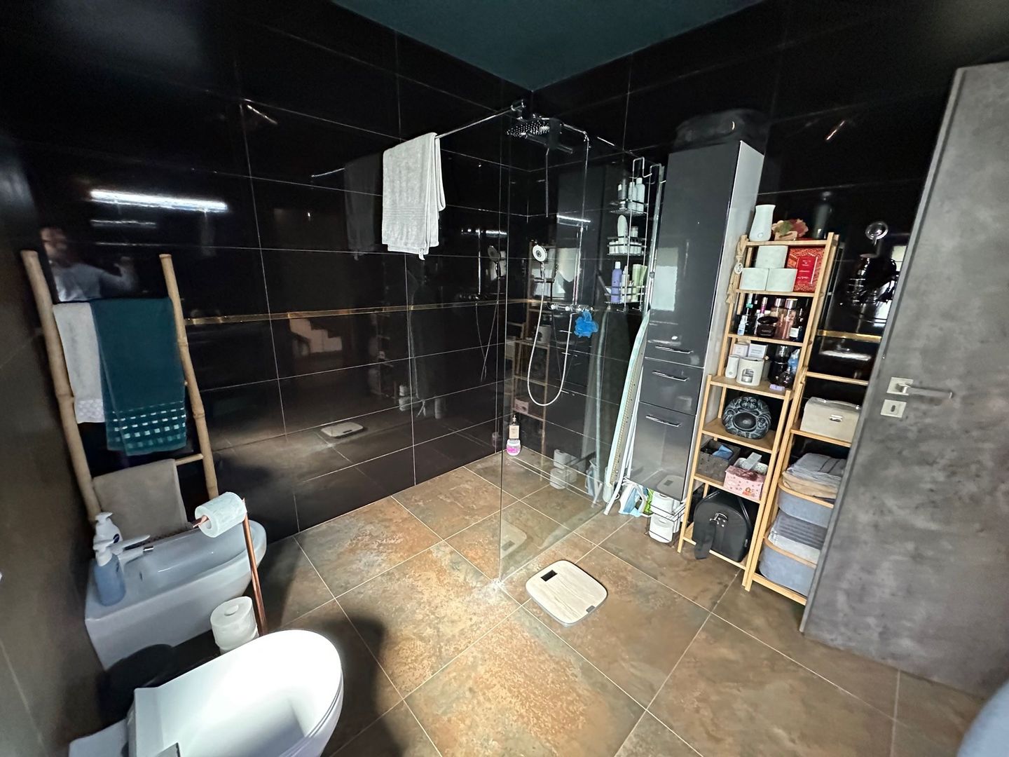 Casa moderna în Dumbravita - Ikea cu garaj - Poză 16