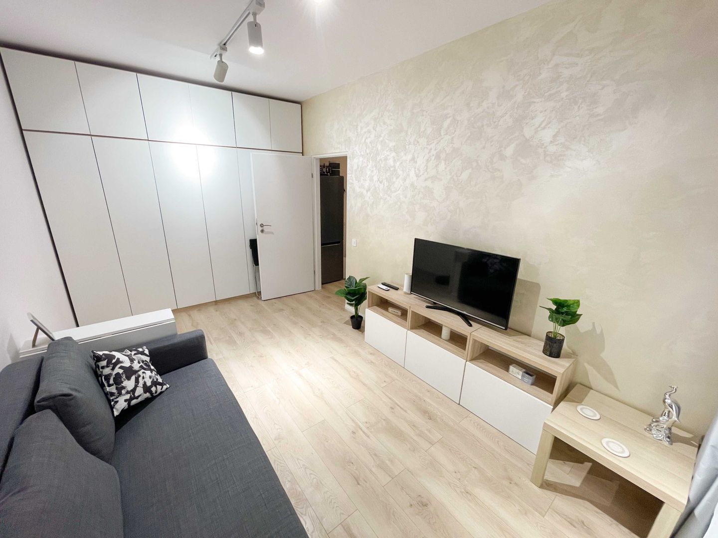 De închiriat: apartament 3 camere - Novum, Politehnică, Grozăvești S.6 - Poză 1