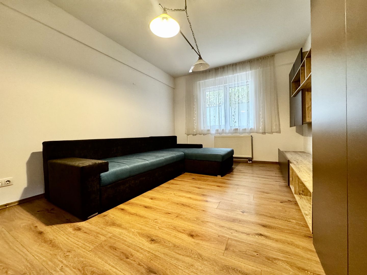 Apartment 2 camere, decomandat,  loc de parcare, Complexul Studențesc - Poză 3