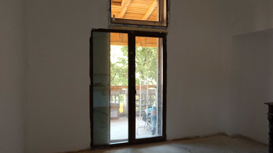 Vand 3 apartamente intr-o vila cu 1 etaj - Poză 5